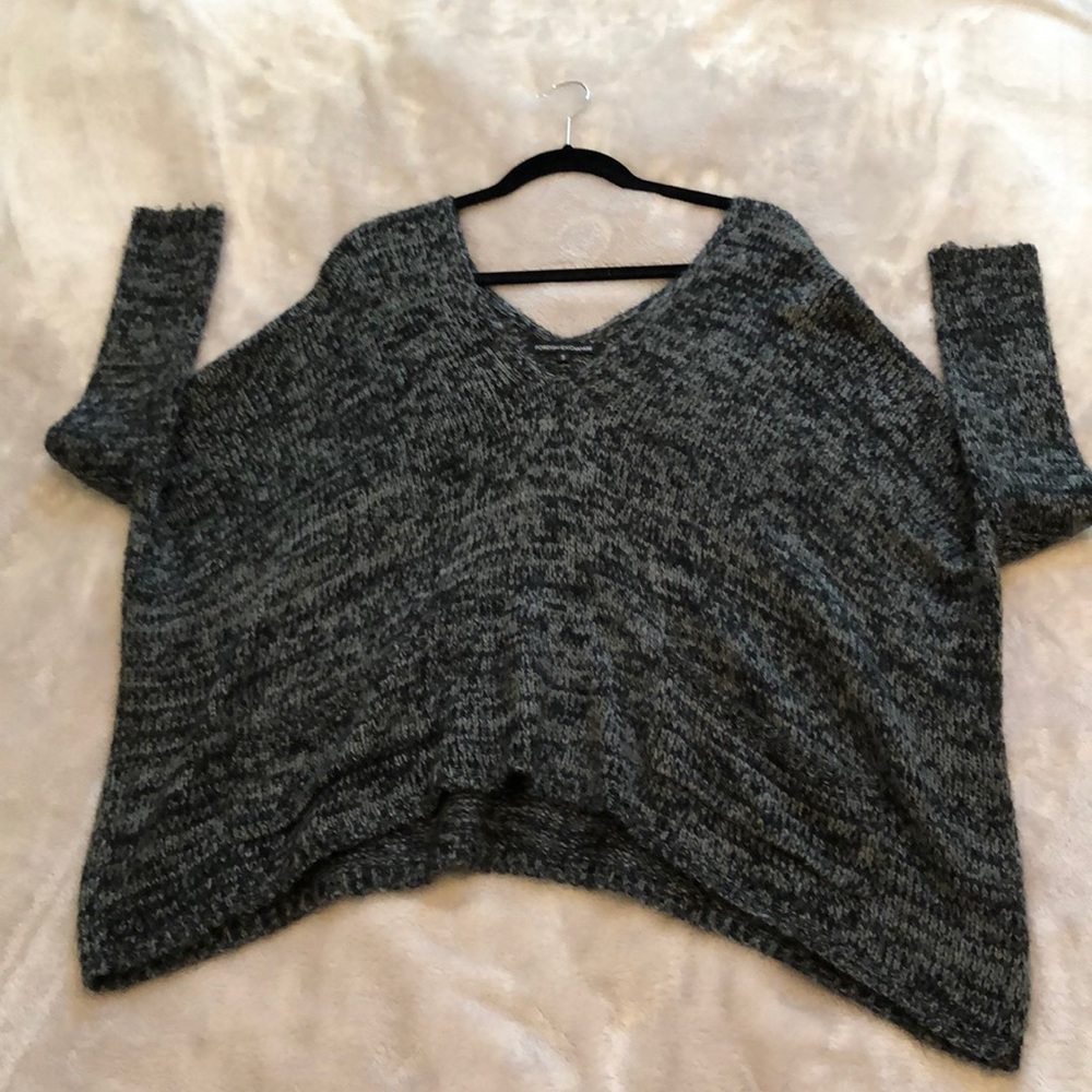 Over size v-neck sweater